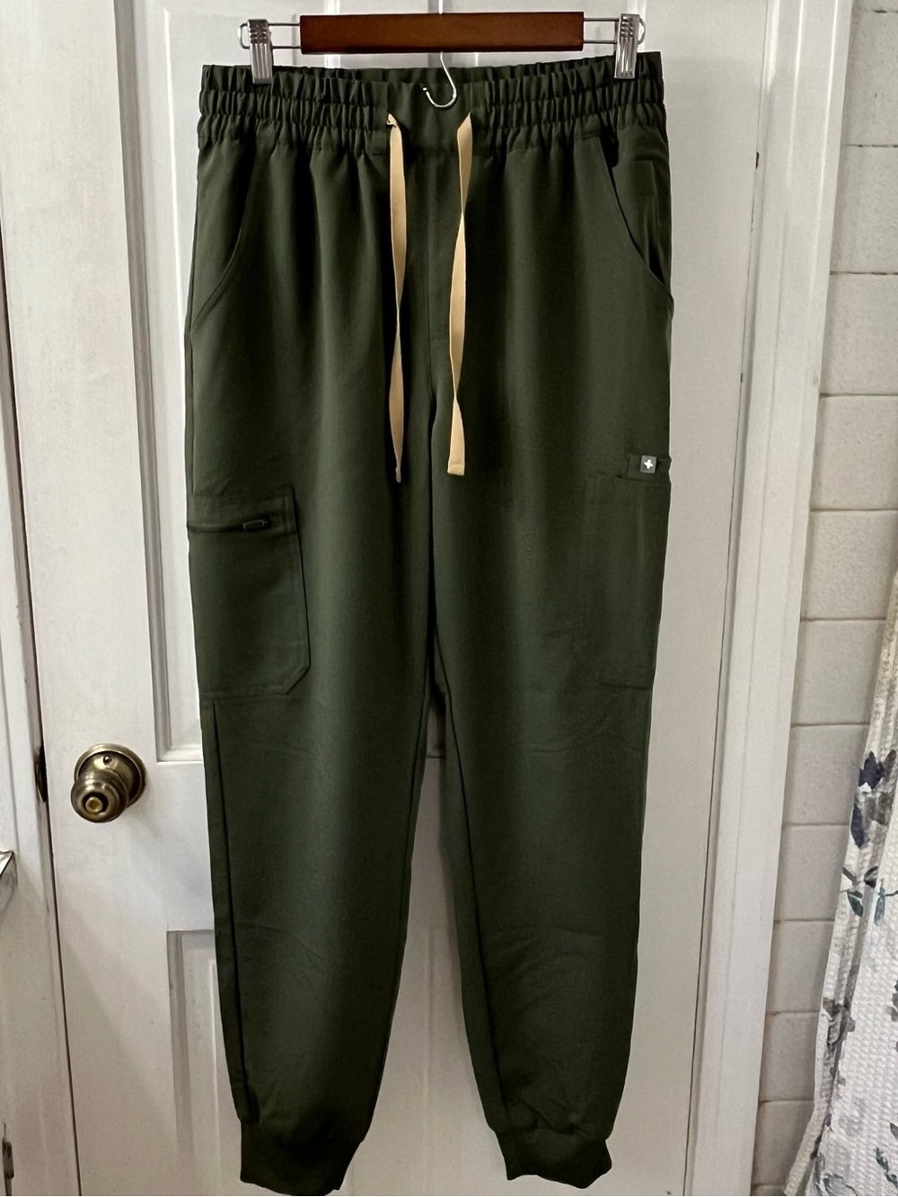 FIGS Technical Collection Zamora Jogger Scrub Pants Moss Green M/T Medium Tall
